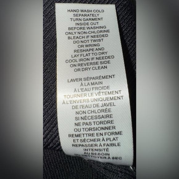 House of Harlow Chic stretchy Black Knit Top with White Trim. Size XS. NWT - Picture 9 of 11